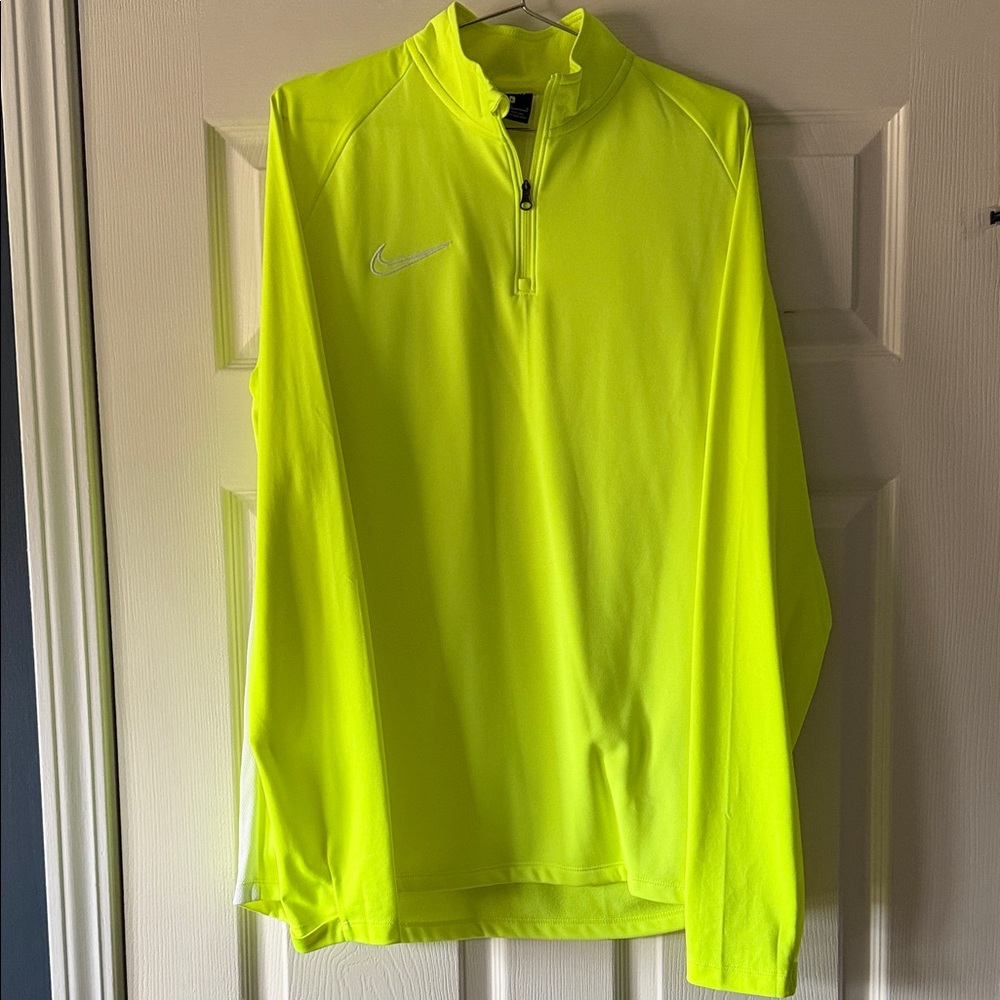 Nike Men's Neon Yellow pullover. NWOT. New condition. Size large